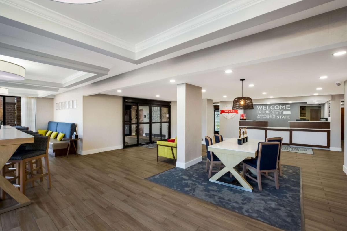 Hampton Inn Philadelphia/Willow Grove - Housity