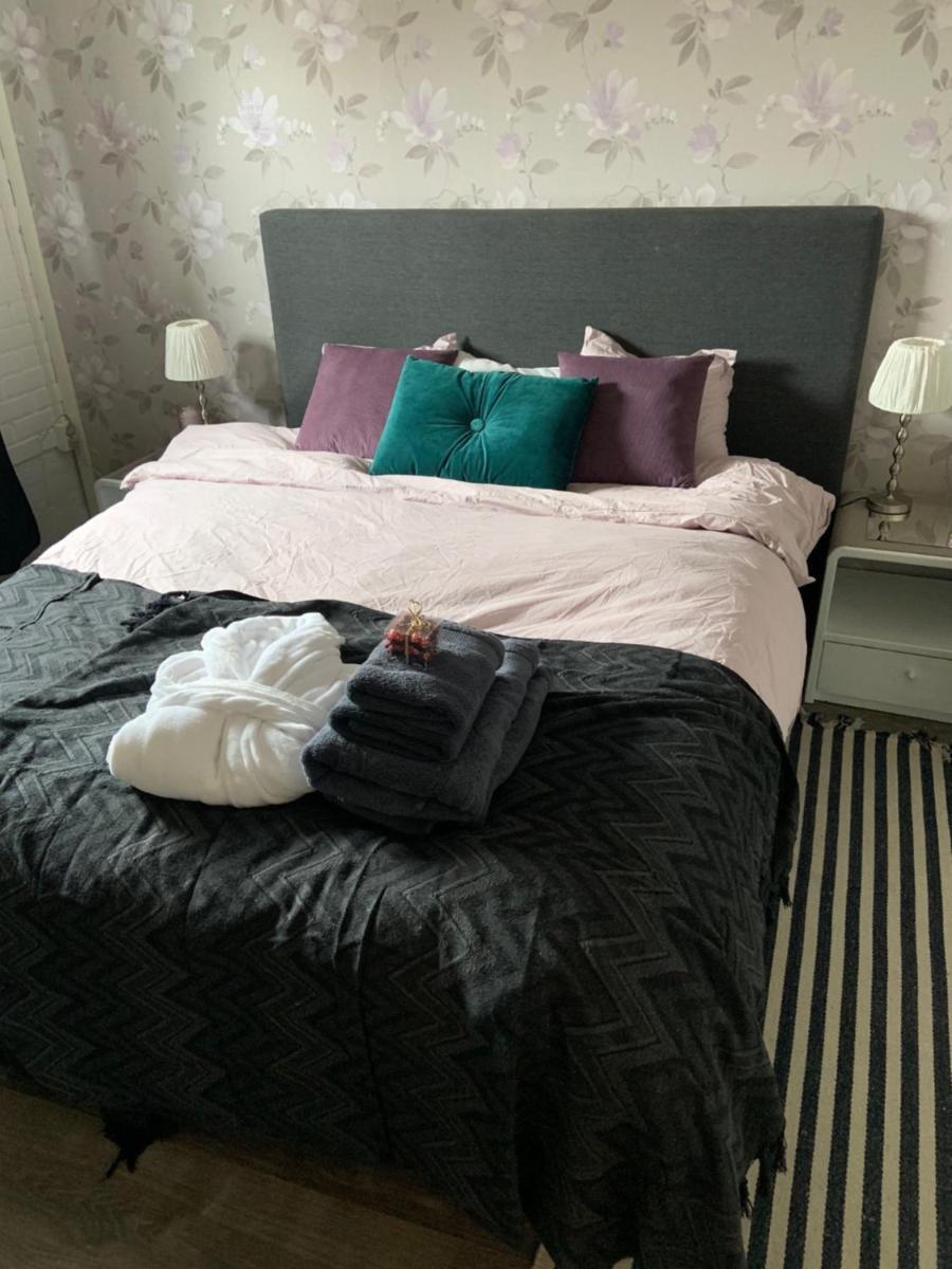 Alingsgård - B&B, Gårdshotell, Spabad, Bastu, Gym, Padelbana - Housity