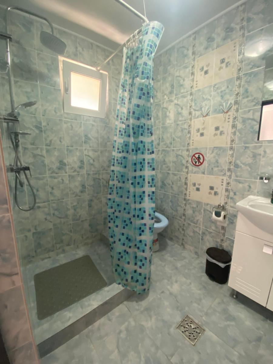 Raven Comstar - Housity