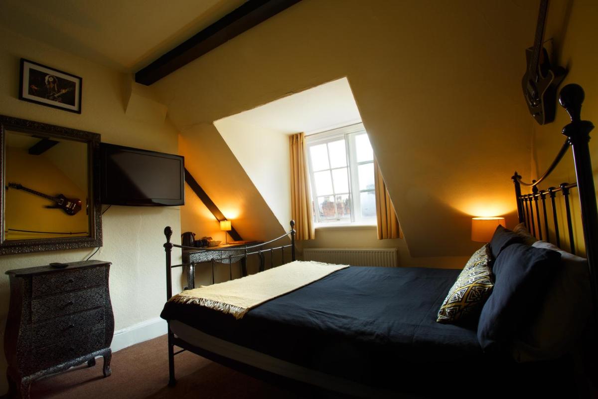 The Saddle Inn - Hizvo