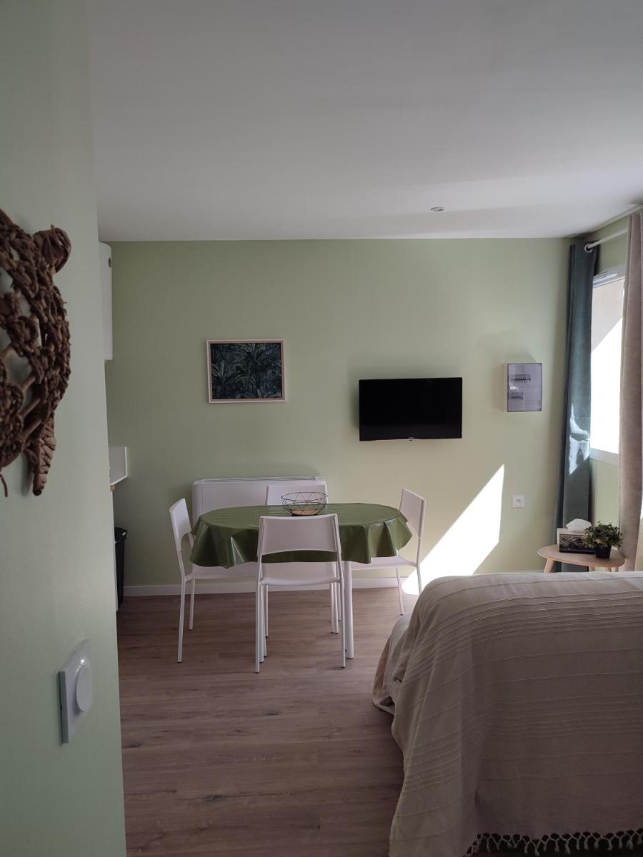Studio J - Housity