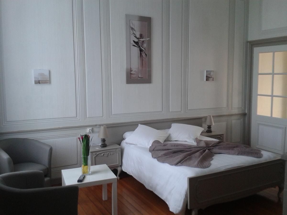 Le Chateau de Buchy - Housity