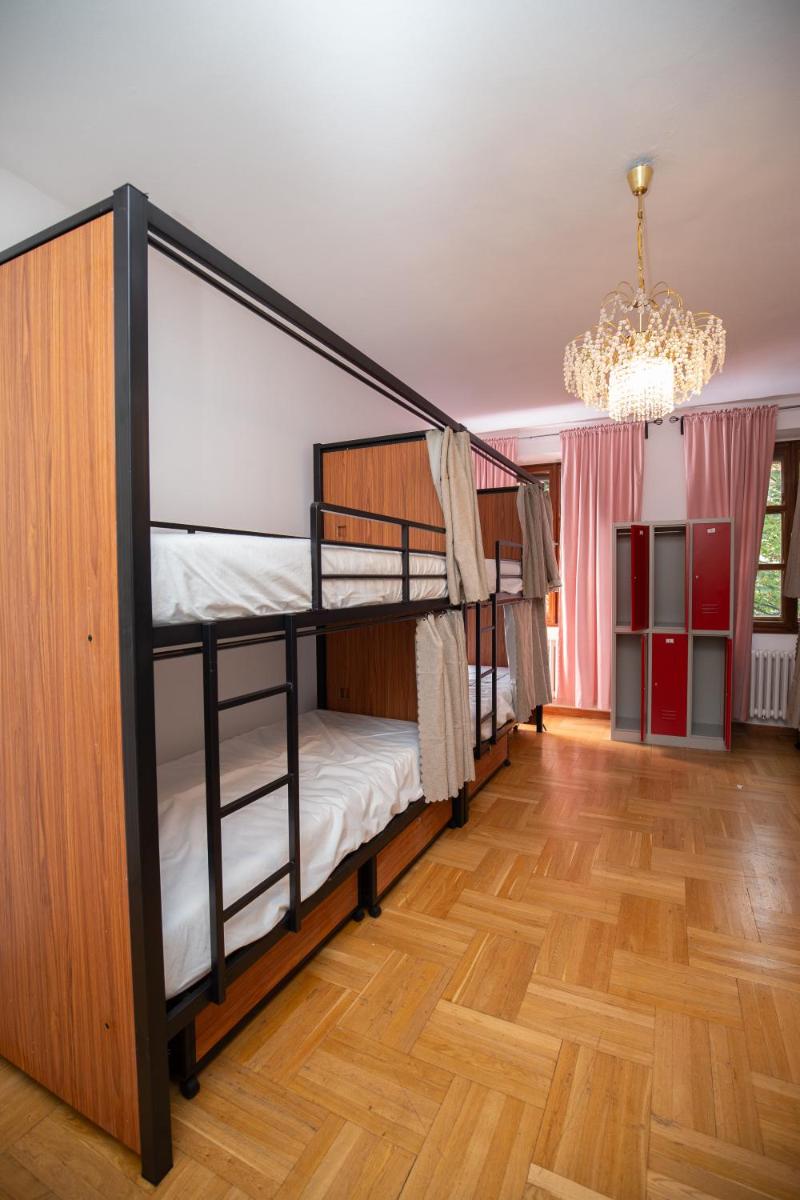 Women's Only Hostel - Female Only - Hizvo