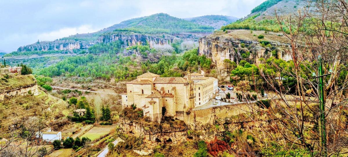 Charming House in Cuenca + View - Housity