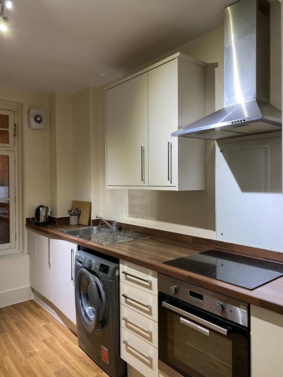 Lovely double room for single person in a shared flat - Housity