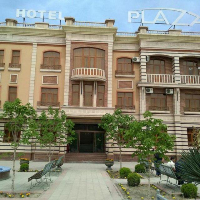 Hotel Plaza ll - Housity