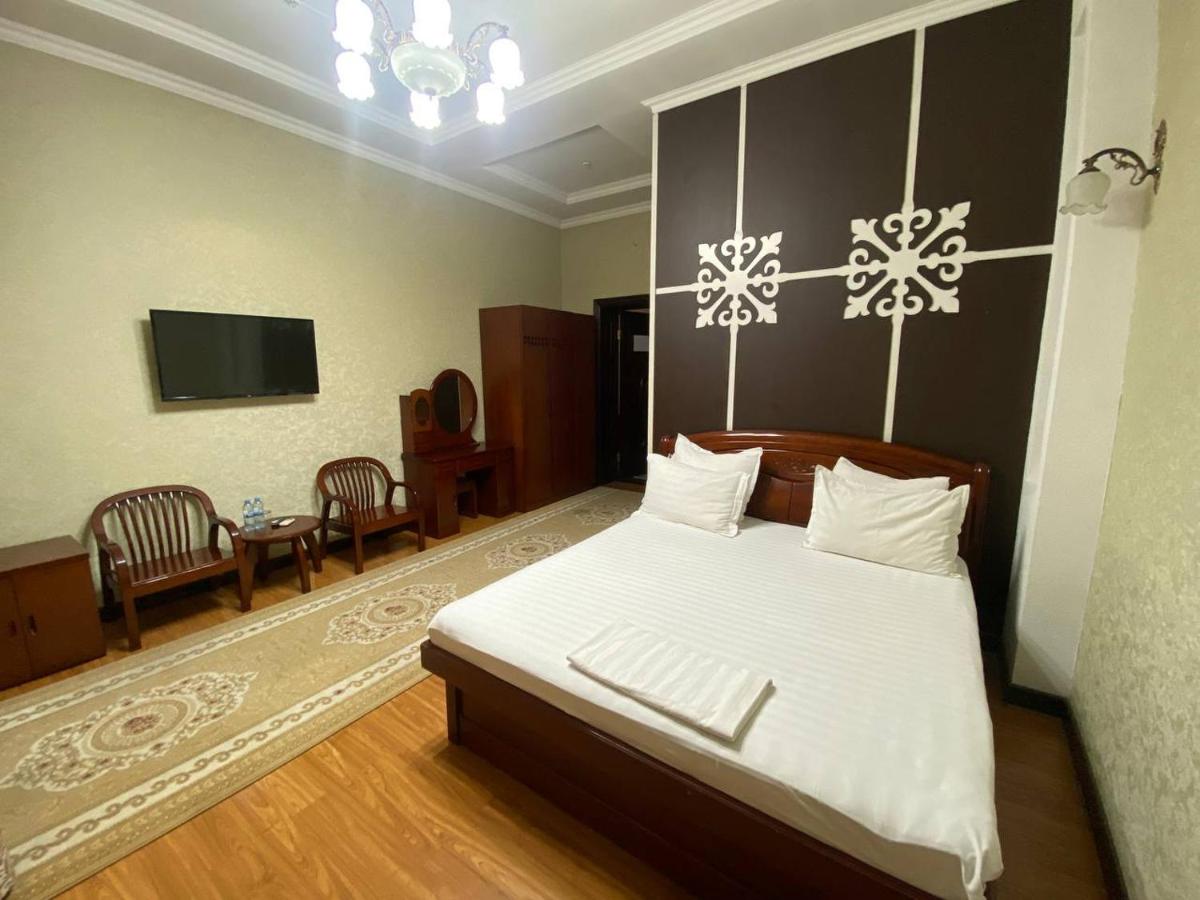 Hotel Plaza ll - Housity