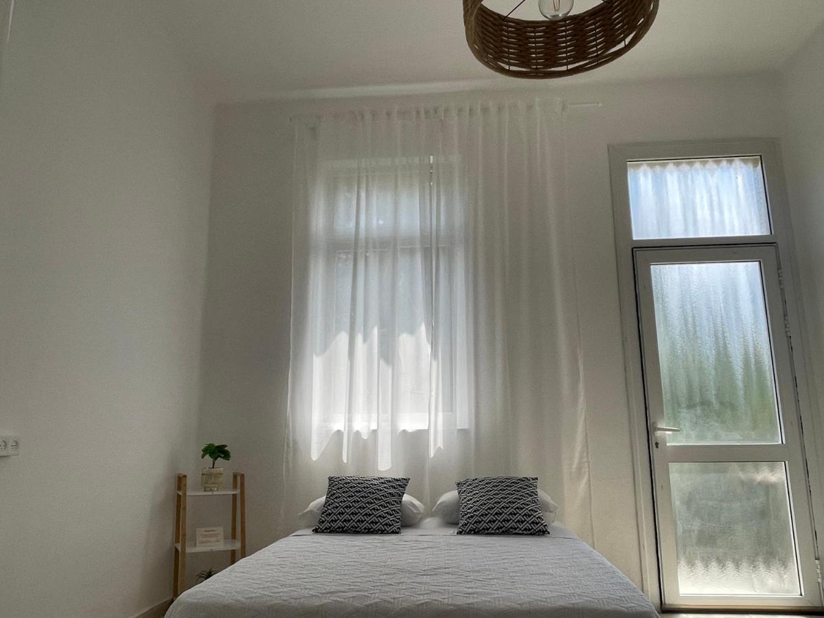 Godson Guest House down town - Housity