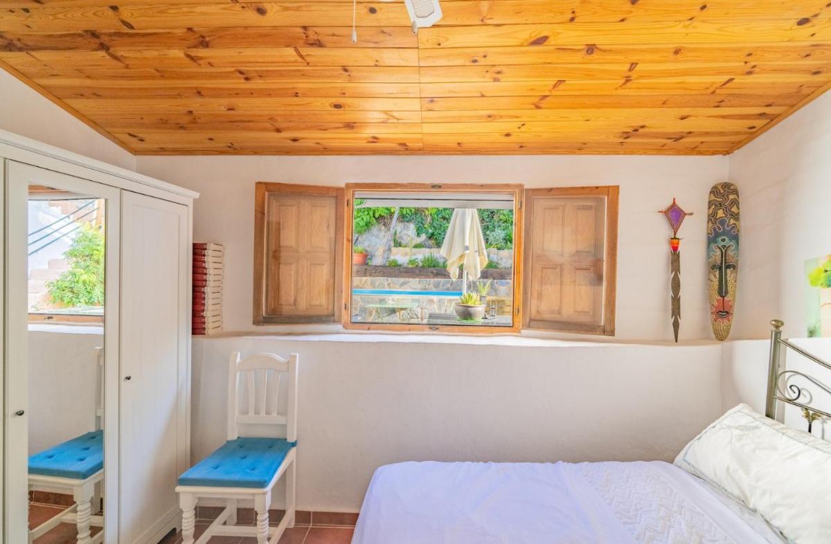 Casa Cuquet de Llum Onil - Housity