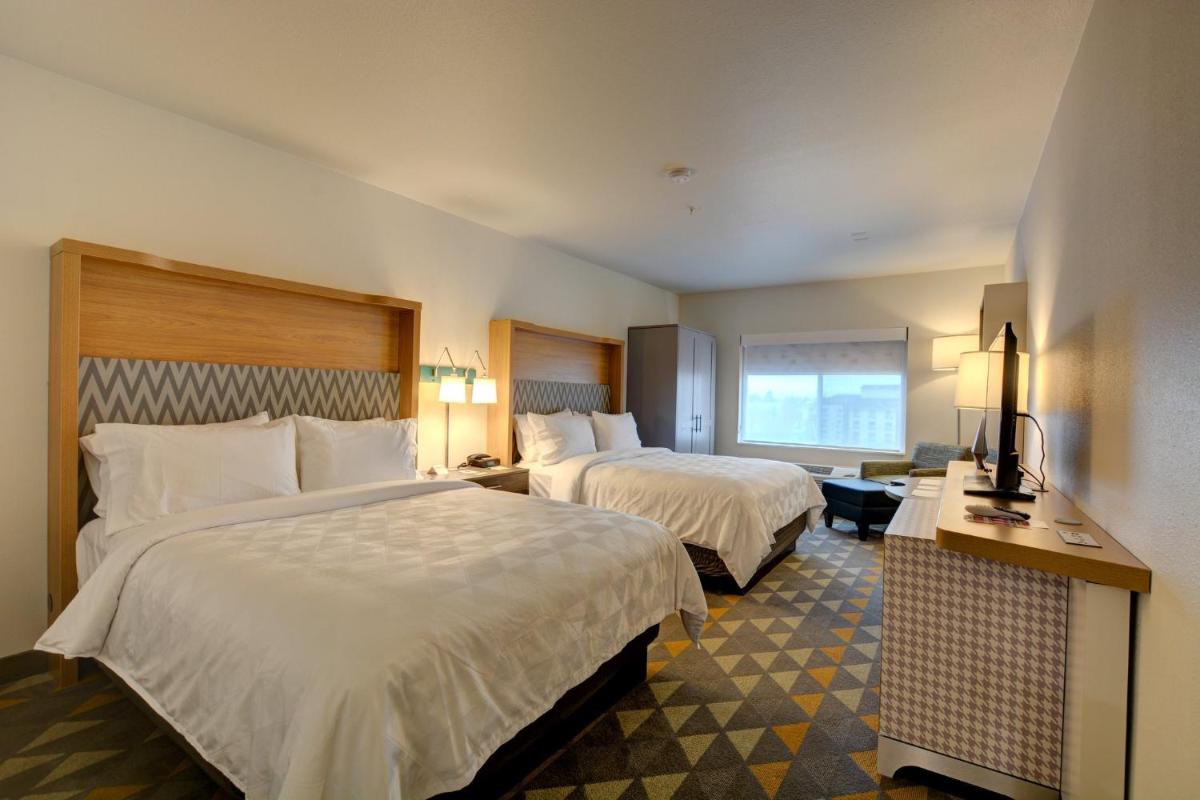 Holiday Inn - Salem, an IHG Hotel - Housity