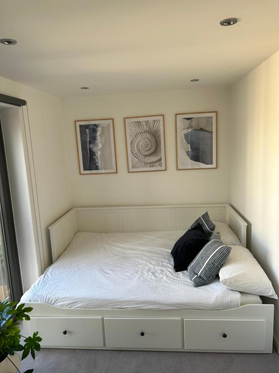 Cosy bedroom in Luxury apartment - Housity