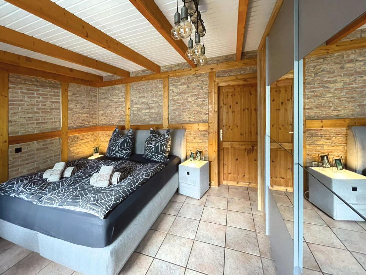 Ferienhaus Am Hang, Sky-Entertainment, DAZN, Carport, alles Barrierefrei - Housity