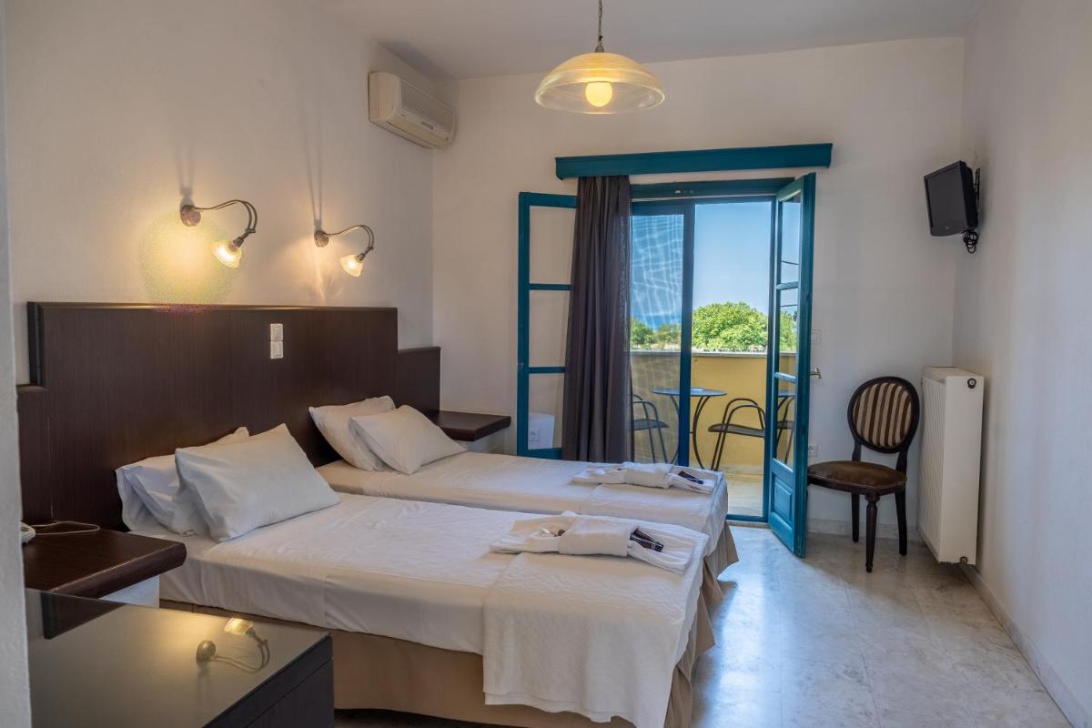 Karavostasi Beach Hotel - Housity