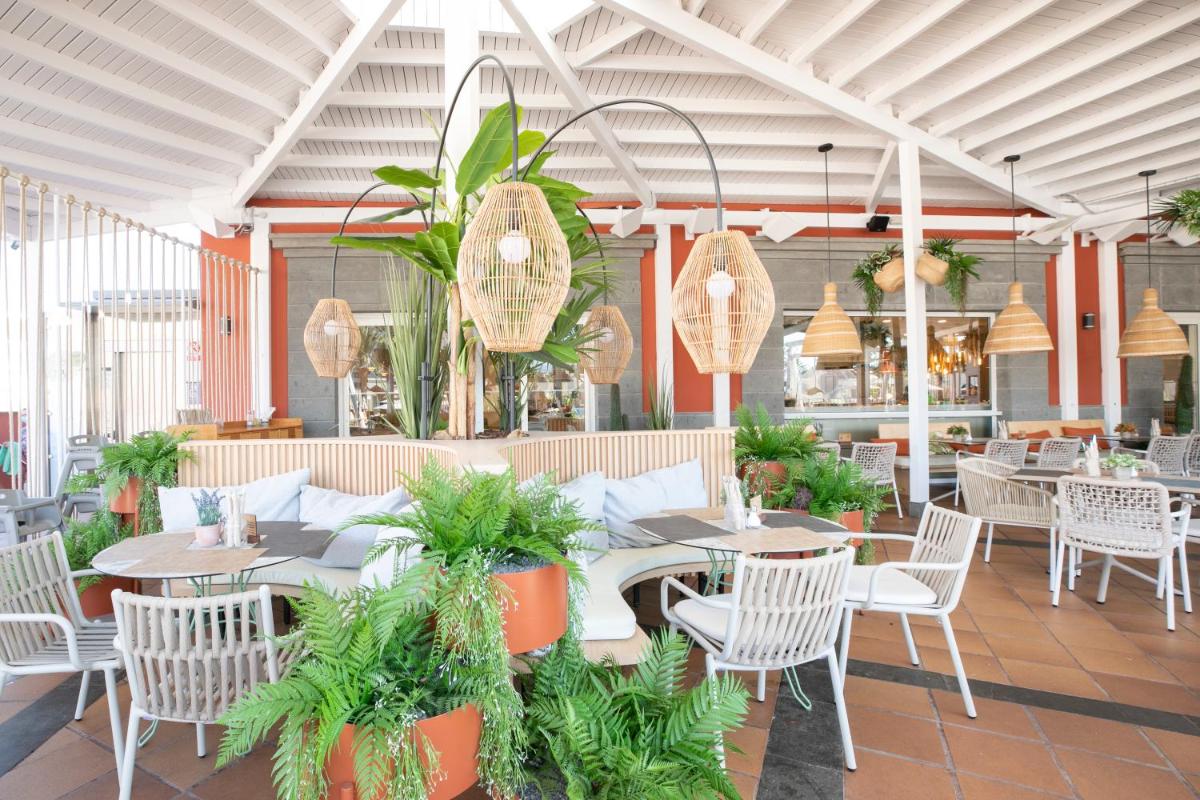 Un restaurante o sitio para comer en HD Parque Cristobal Gran Canaria
