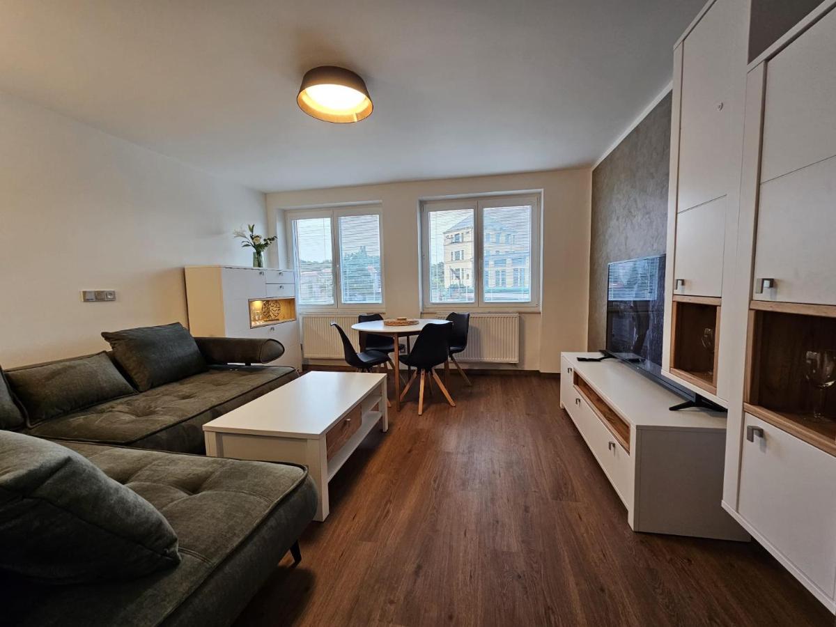 Apartmán U Labe - Housity