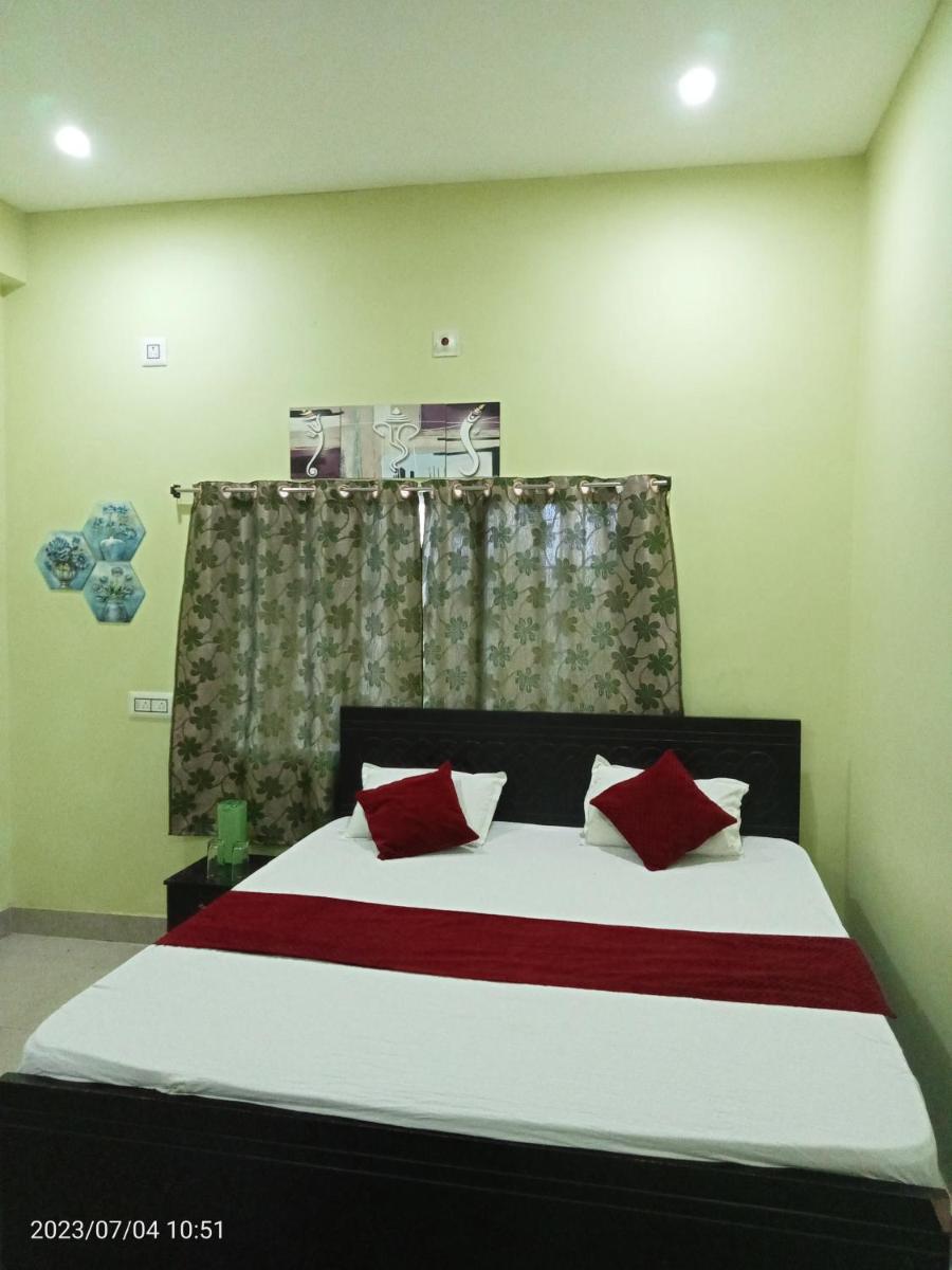 Hotel Narayani - Housity