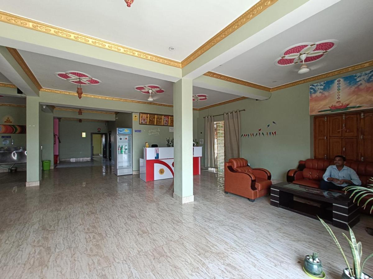 Hotel Narayani - Housity