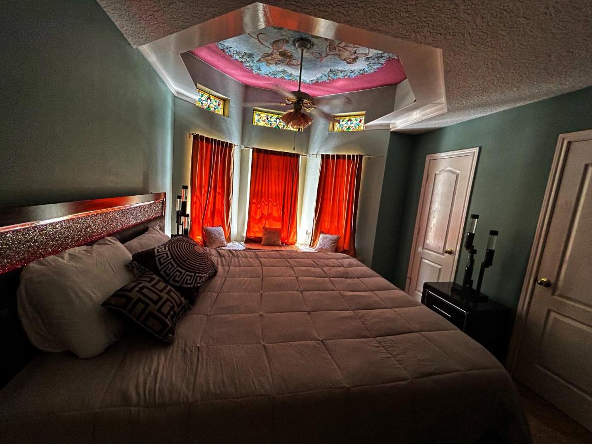 BEAUTIFUL VACATION HOME RENTAL WITH TROPICAl STYLE HEATED POOL & HOT TUB - Housity