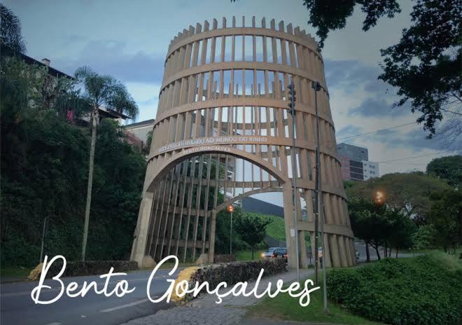 Hospedagem Don Panizzi - Housity