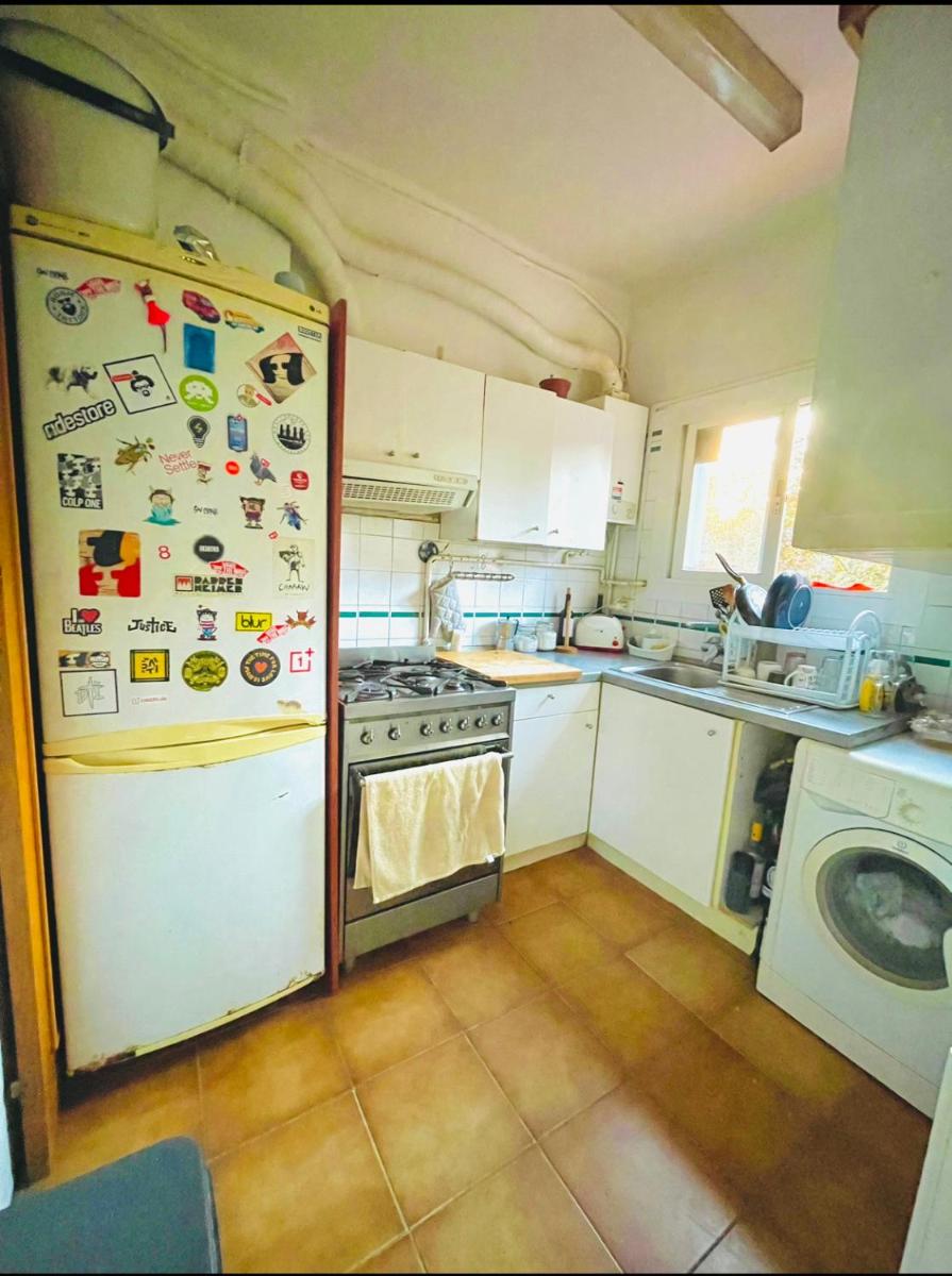Private room close to the beach! - Housity