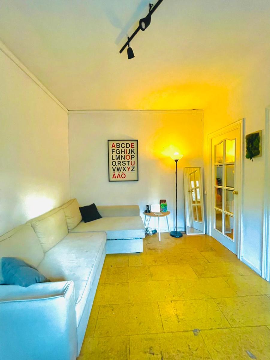 Private room close to the beach! - Housity