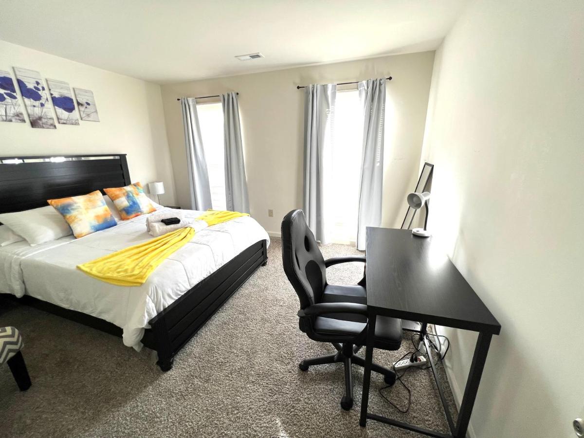 FREE Parking Minutes from Center City - Housity