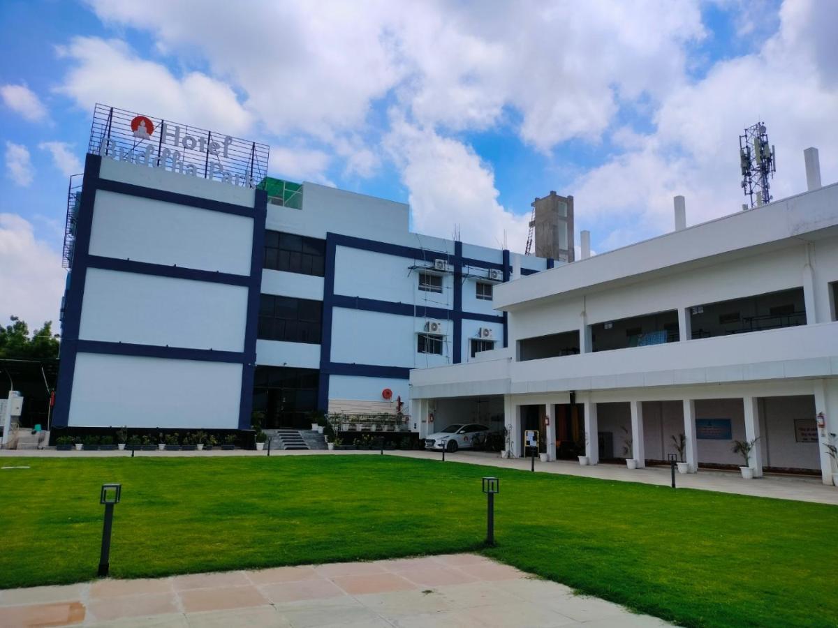 Hotel Buddha Park, Paharia, Varanasi - Housity