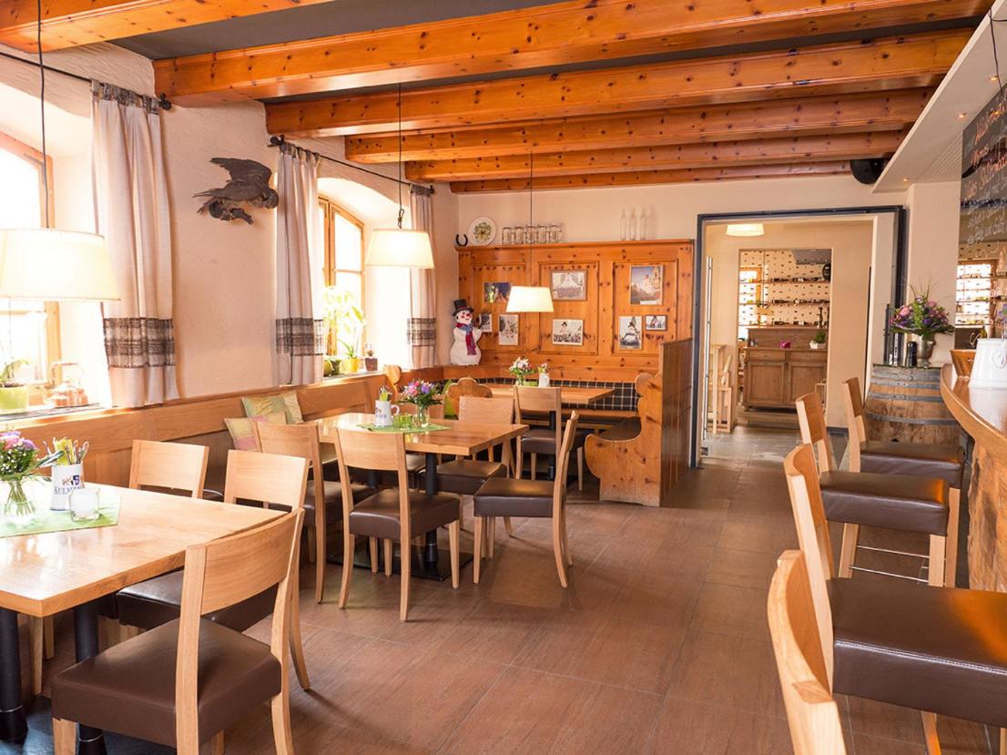 Gasthof Deutscher Adler und Hotel Puchtler - Housity