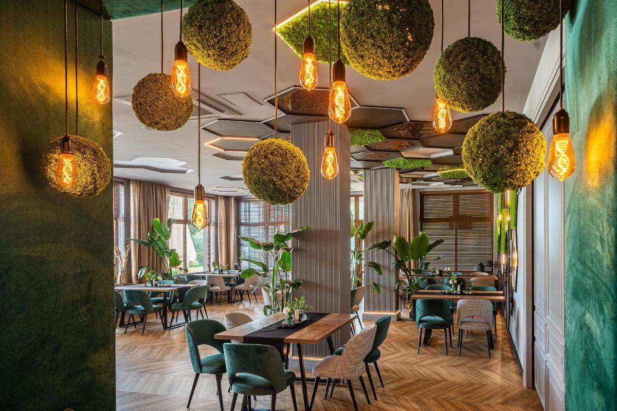 Hotel Cztery Pory Roku - Housity