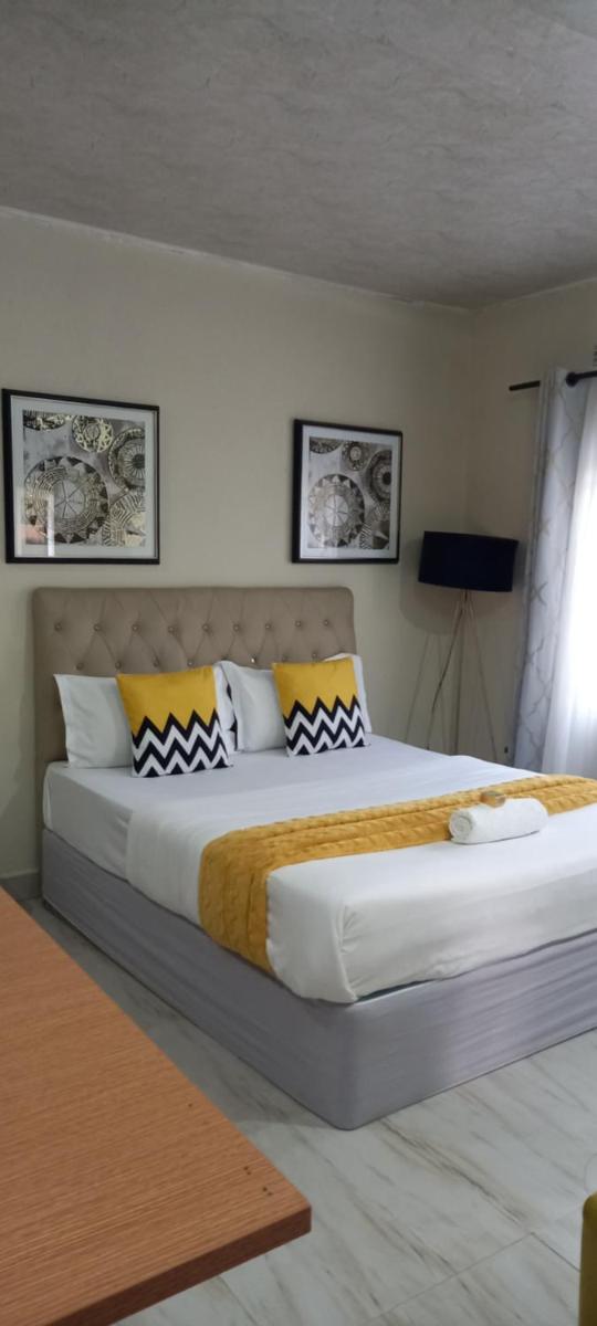HideAway Studio Apartment- 3mins From US Embassy - Housity