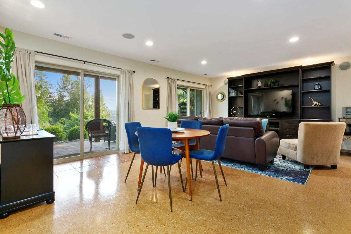 Modern Bellingham Retreat Near Galbraith Mountain! - Housity