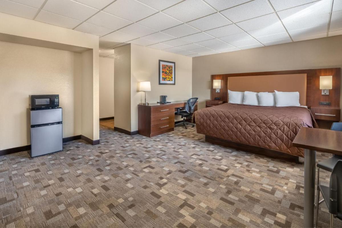 El Rancho Hotel - Housity