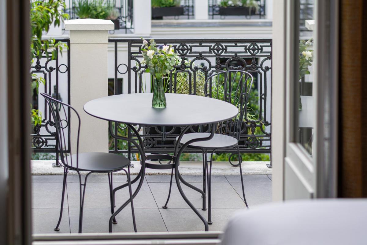 Balcon ou terrasse dans l'établissement Hôtel & SPA Napoléon