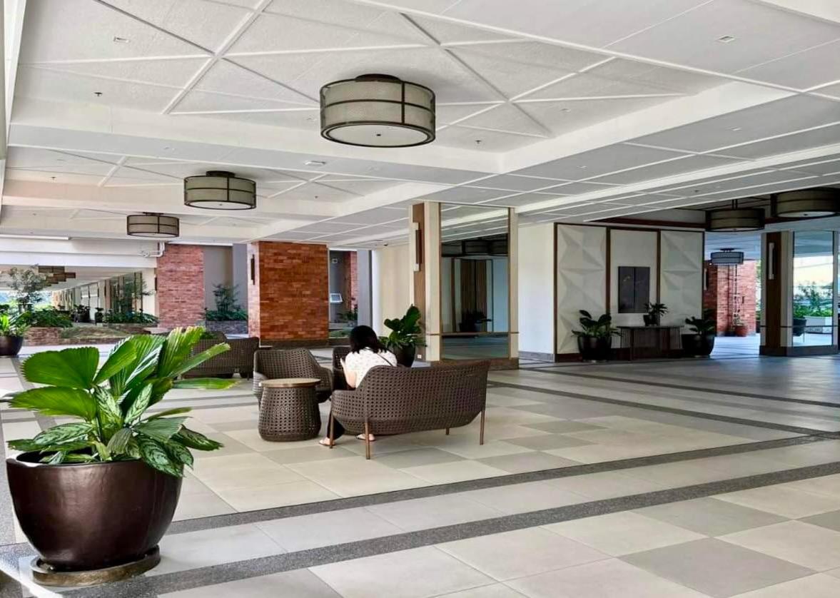 BGC-Ortigas Link Condo - Housity