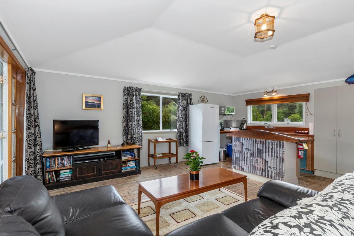 39 North - Tutukaka Holiday Home - Housity