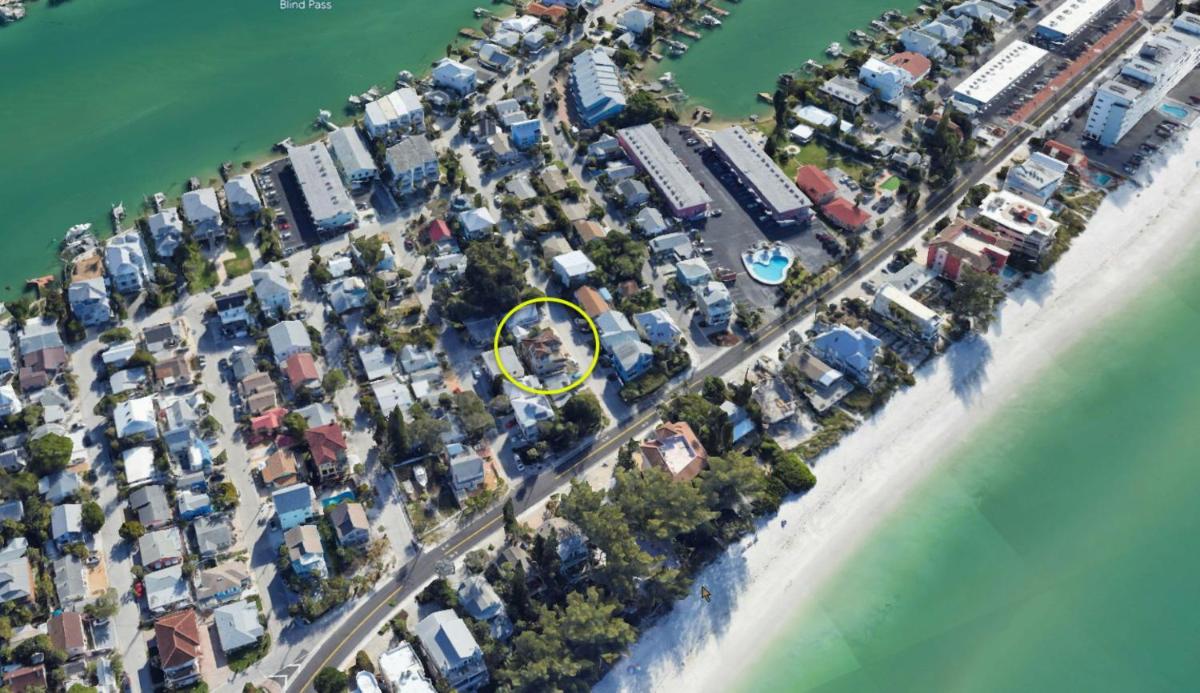 Beach Livin 1 - 1 Bedroom Downstairs - Housity