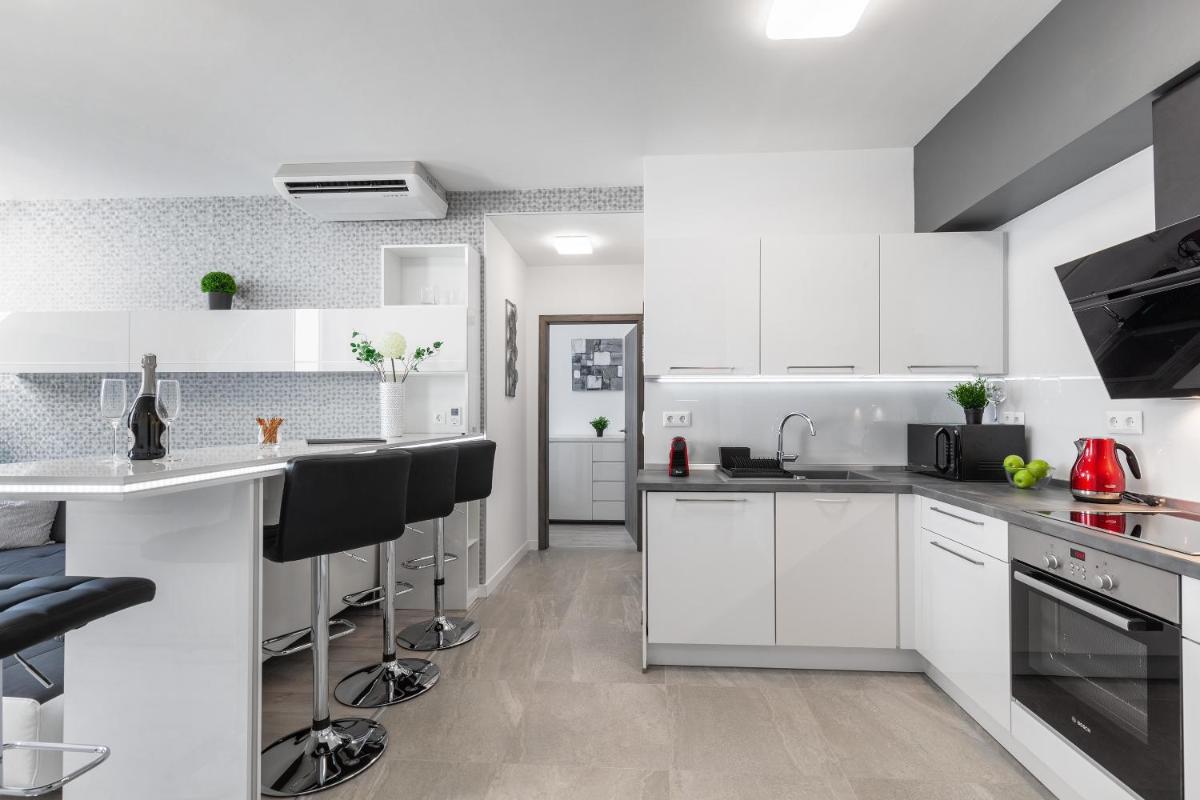 Chill 'N' Joy Boutique suites - Housity