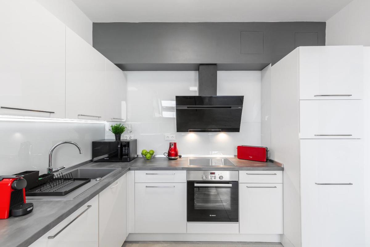 Chill 'N' Joy Boutique suites - Housity
