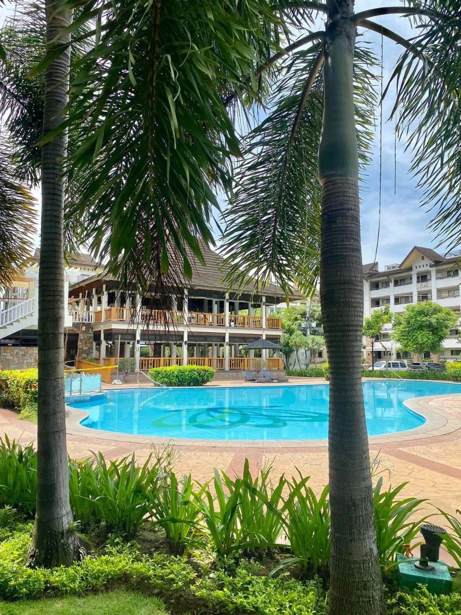 Davao 2br One Oasis Beside SM Mall-Wifi - Housity