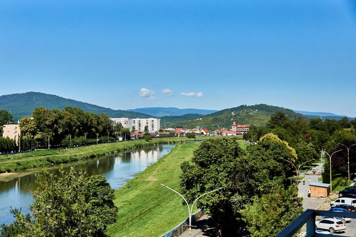 Suitetrails - Wonderful Panoramic View Apartment