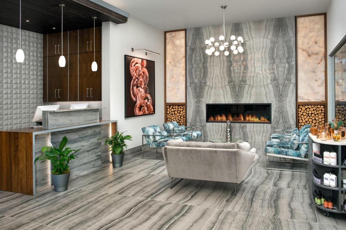 Silver Cloud Hotel Tacoma at Point Ruston Waterfront - Housity
