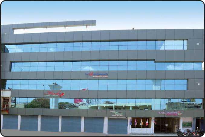 Collection O 5072 Padmini Inn - Housity