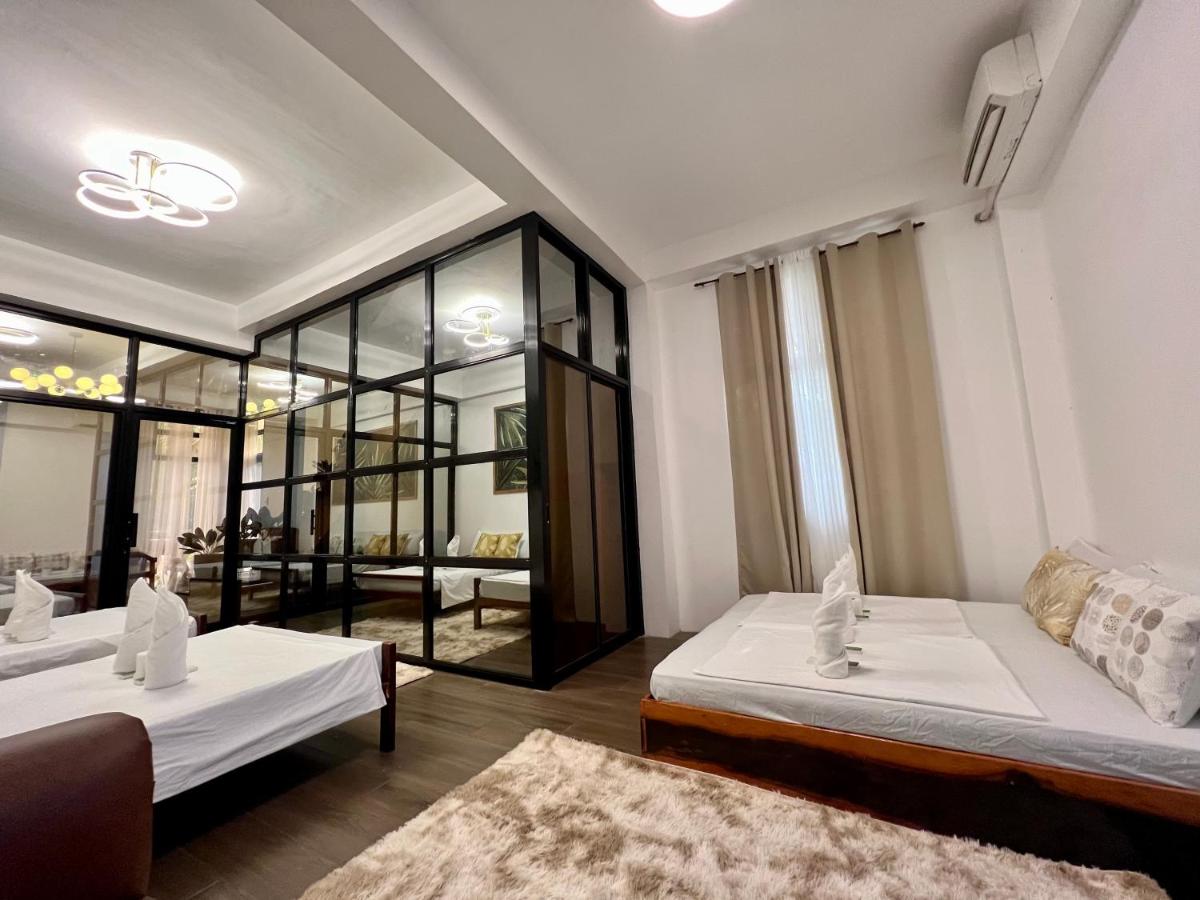 Tranquil Villa - Family Room - Housity