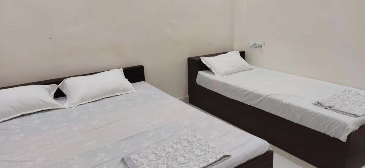 Shree Gajlaxmi Hotel - Housity