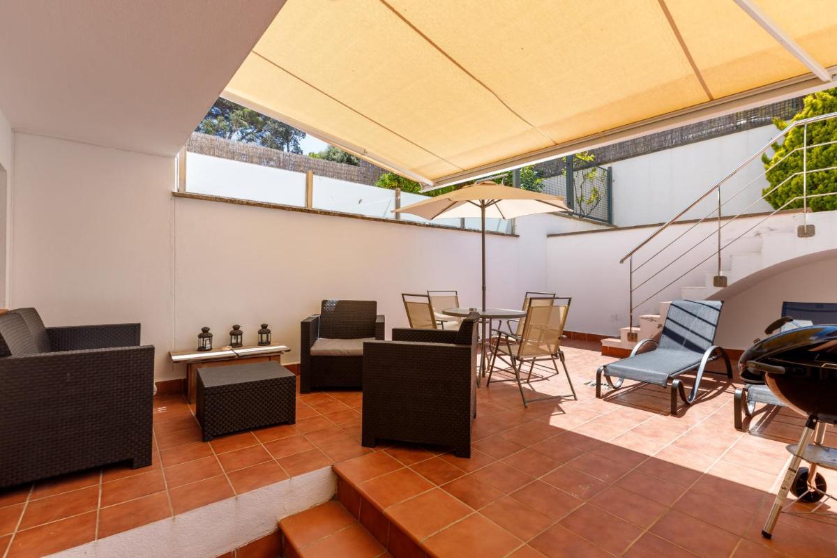 Lets Holidays Big terrace house with parking - Housity