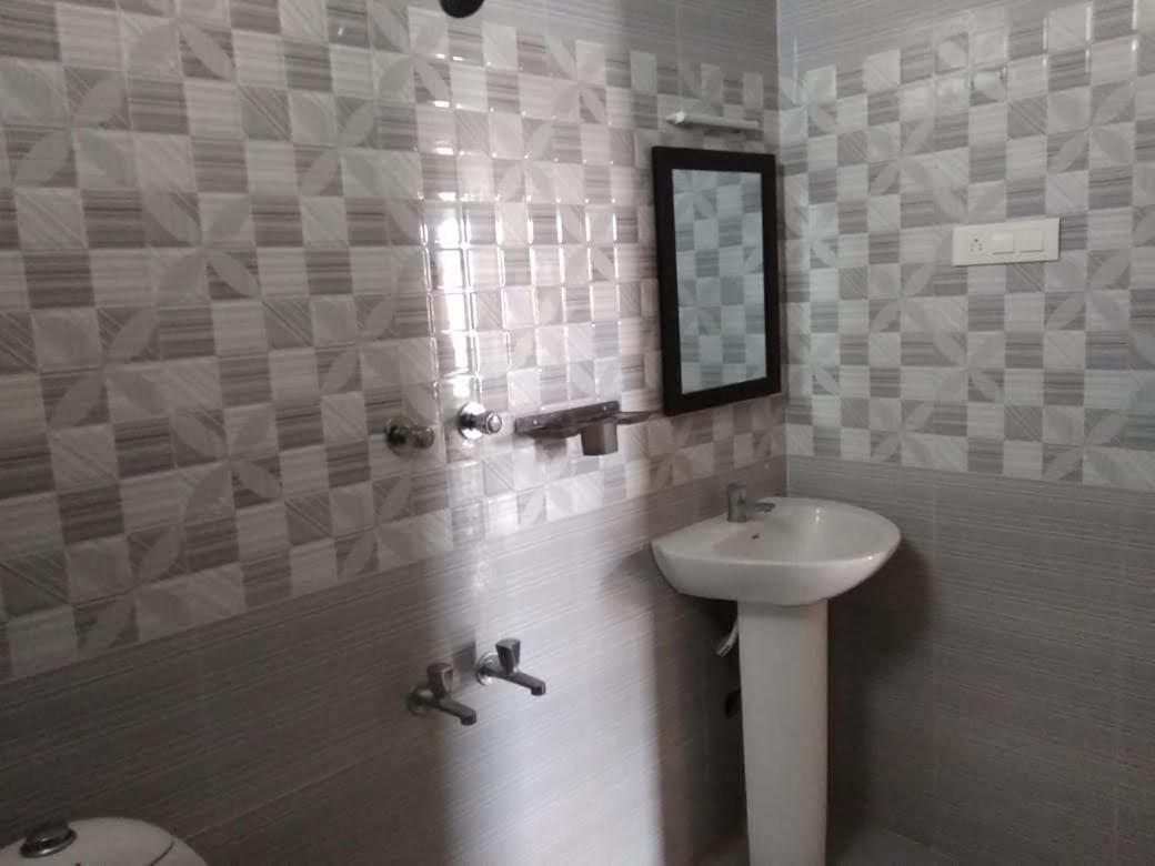 Hotel Sri Murugan Guest House - Housity