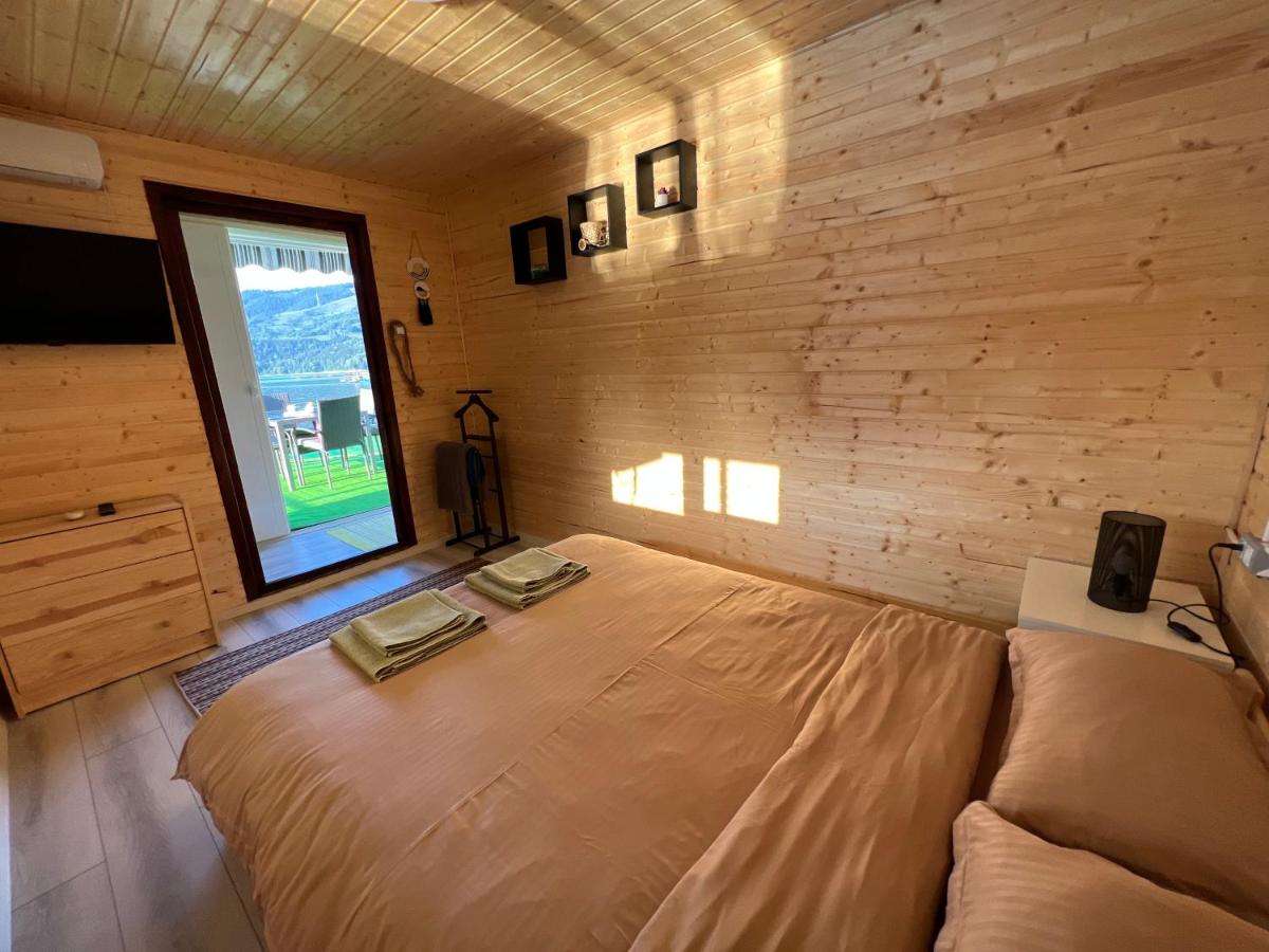 Casa pe lac Bicaz - Housity