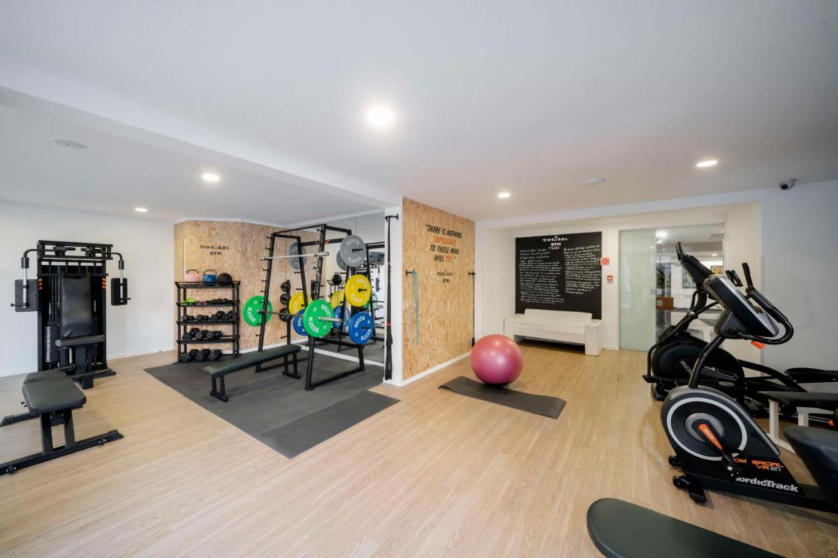 O centro de fitness e/ou as comodidades de fitness de Dorisol Mimosa Studio Hotel