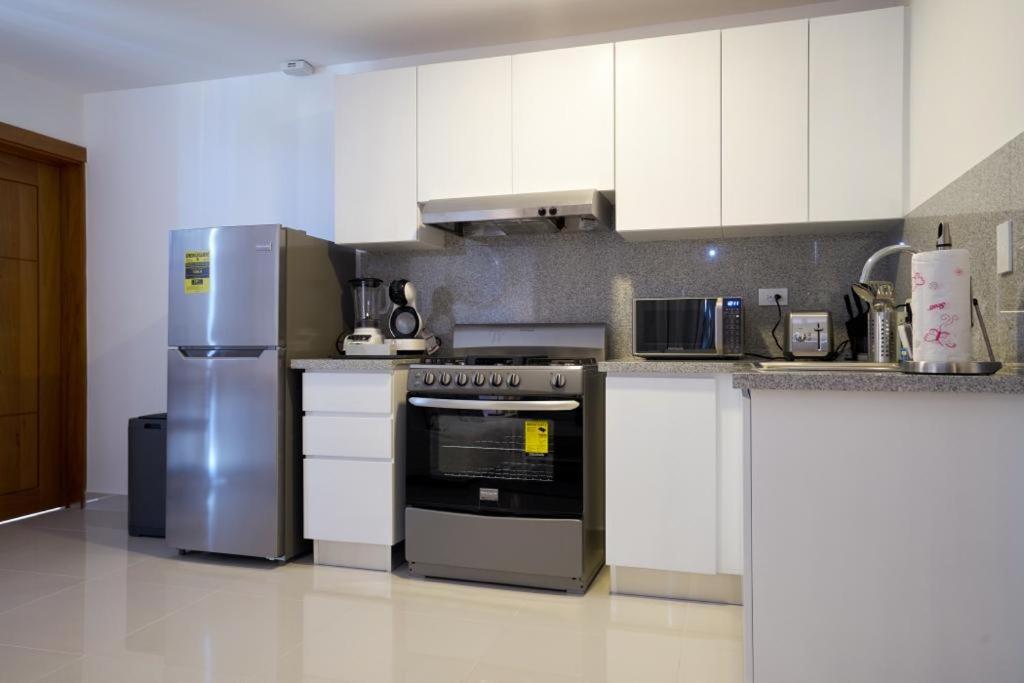 Awesome Harmony Apt, Balcony, Pool, Gym, Tower in La Julia - Housity