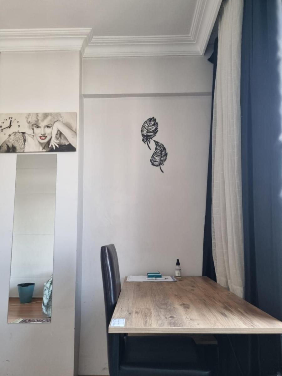 Single Room, одноместная комната в доме, chambre d'une personne, Habitación individual - Housity
